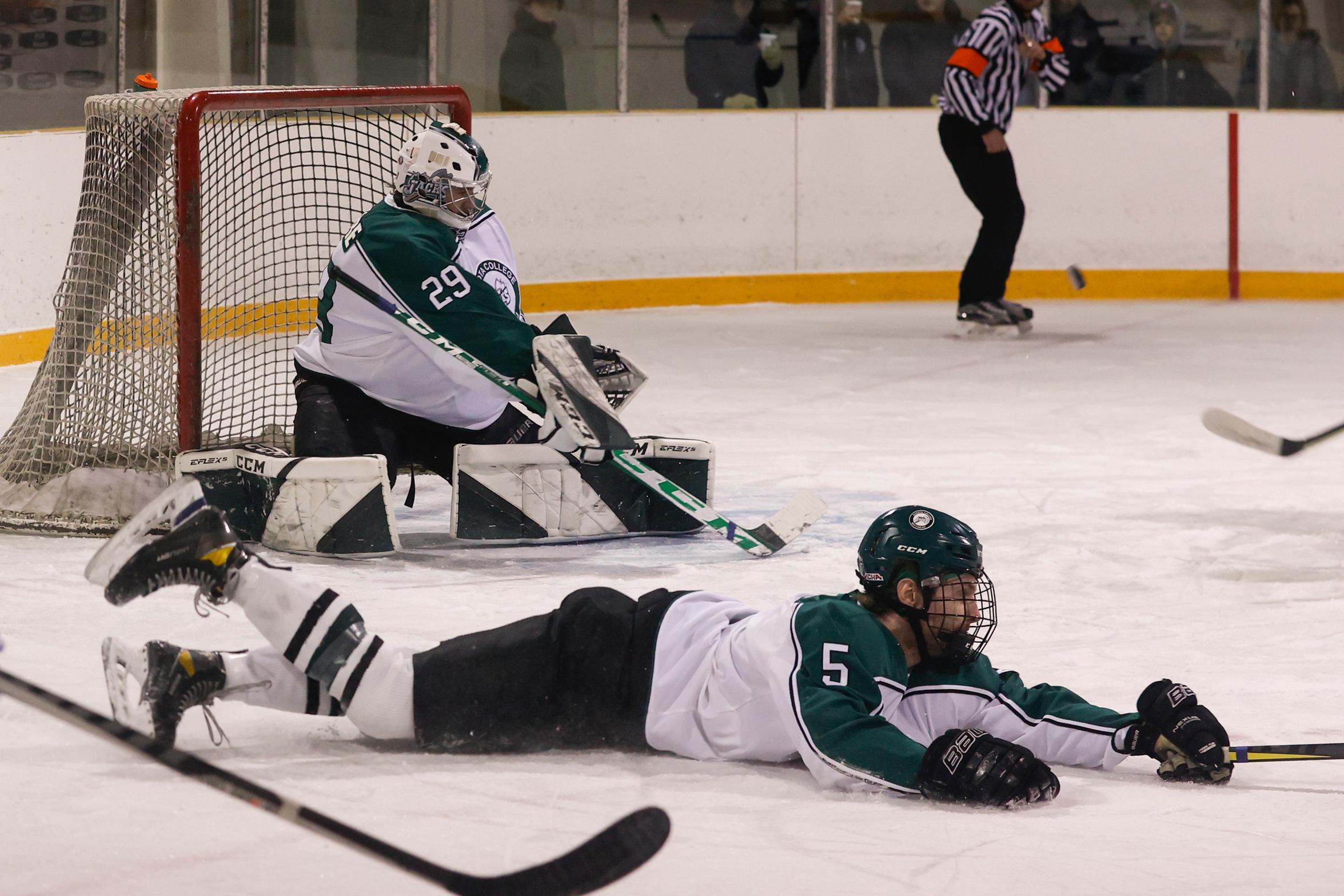Jacks Swept by Bobcats