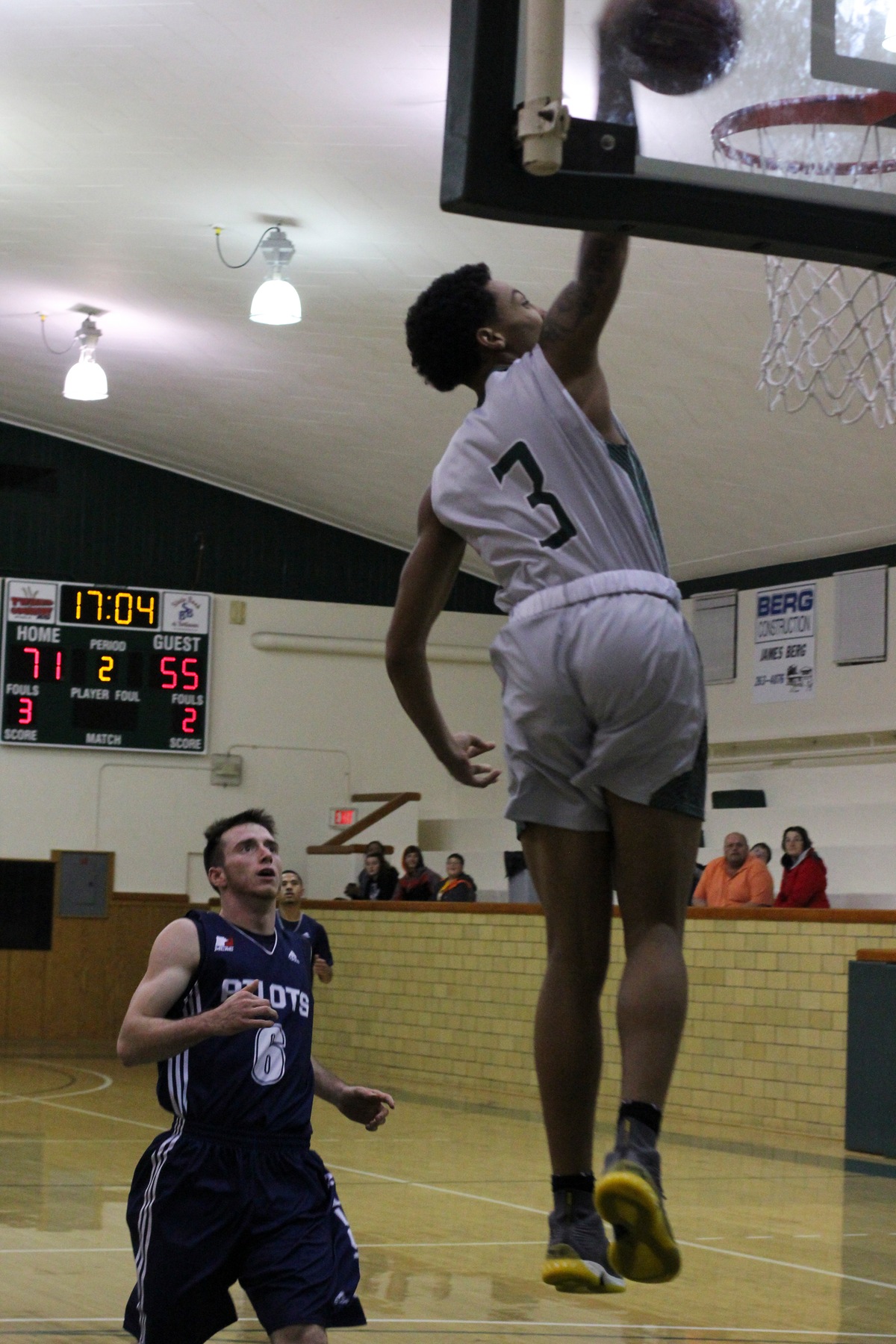 Lumberjacks Move to 8-0