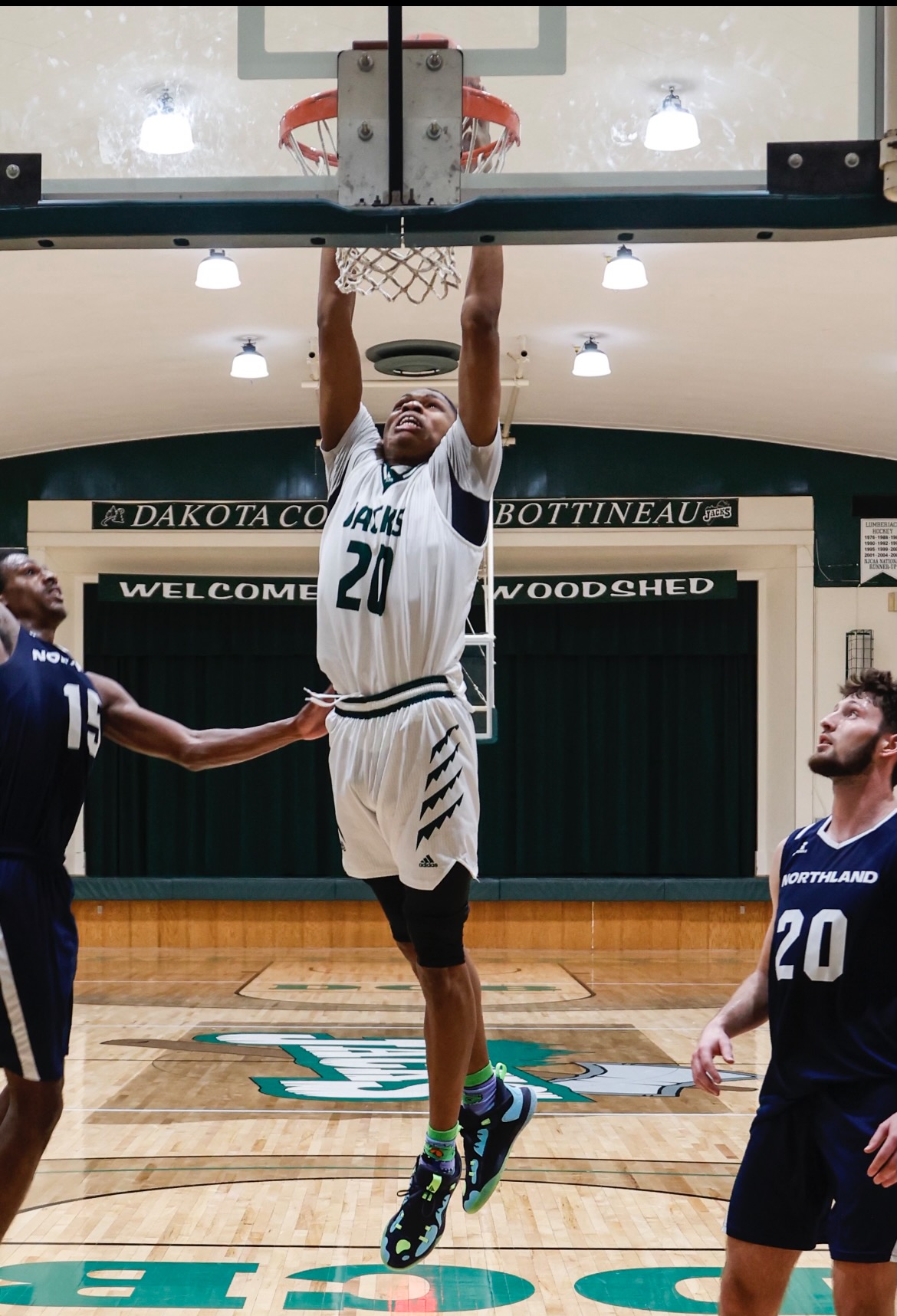 Basketball Teams Split in Montana