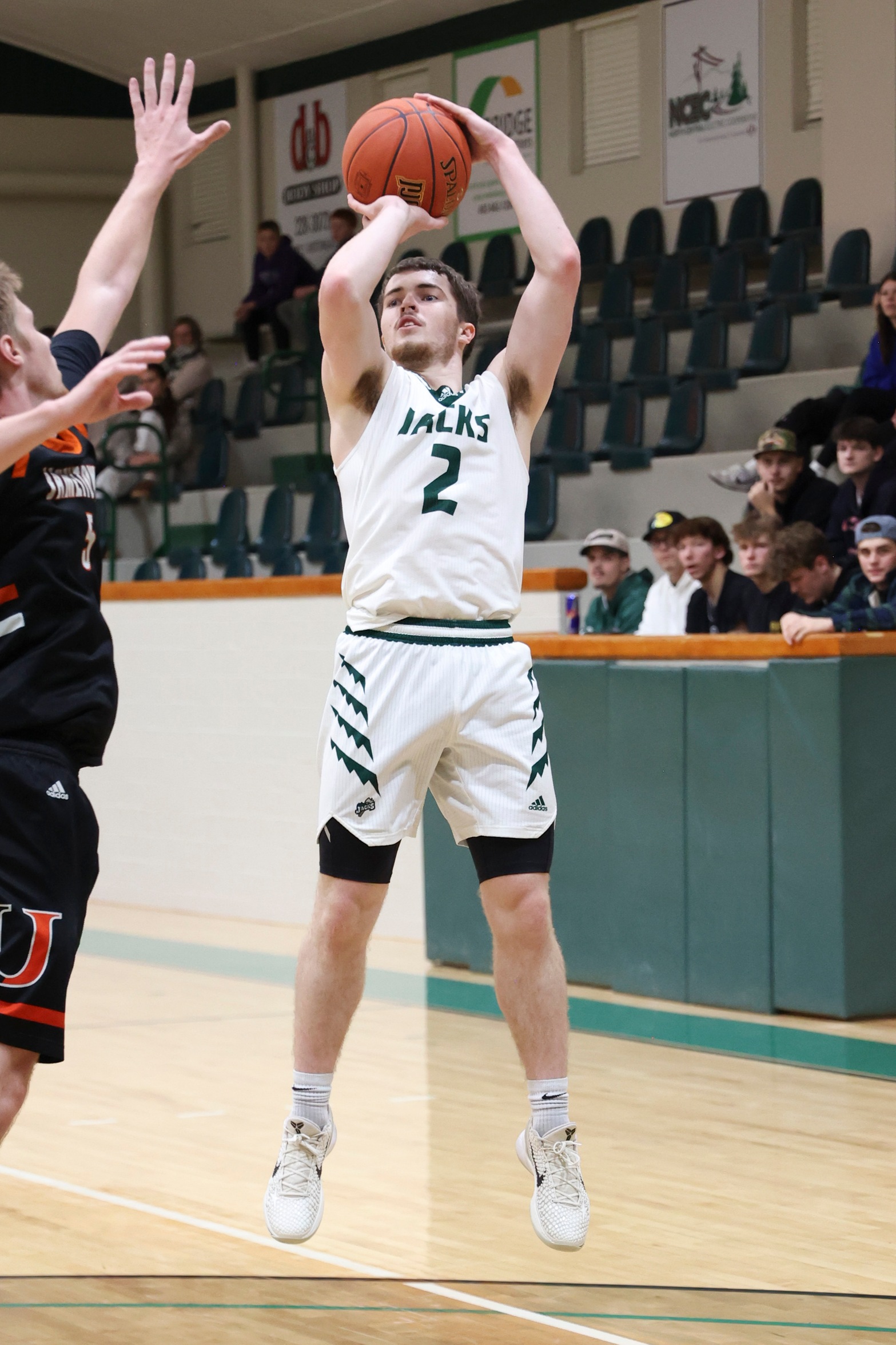 Reynolds Hot Hand Leads Jacks Past Tetons