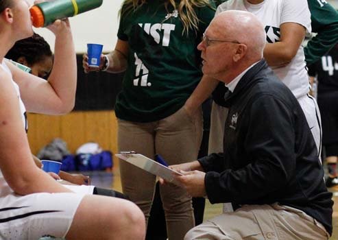 Ladyjacks Fall in Regular Season Finale