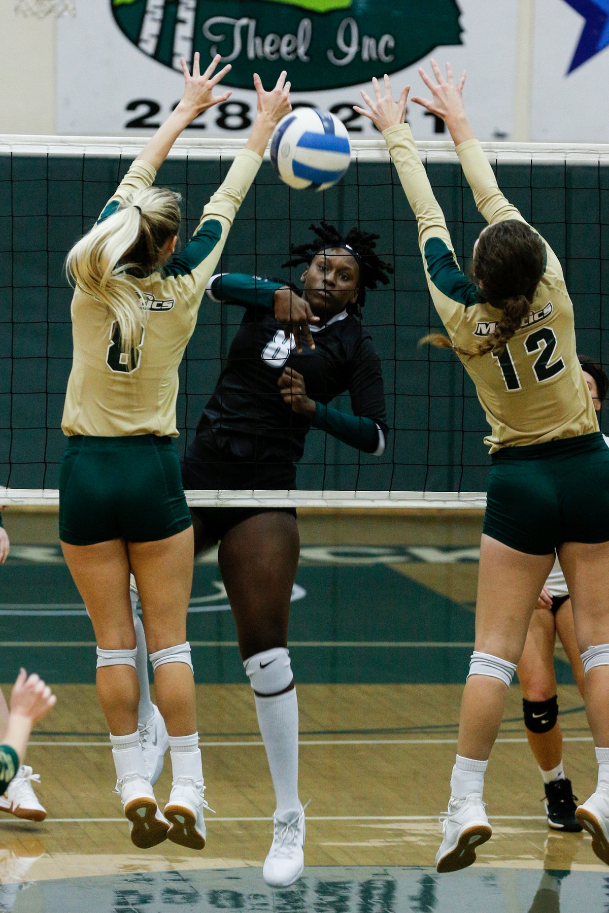Sophomore Tiandre Stuart picked up a team high 8 kills last night versus Bismarck State College.